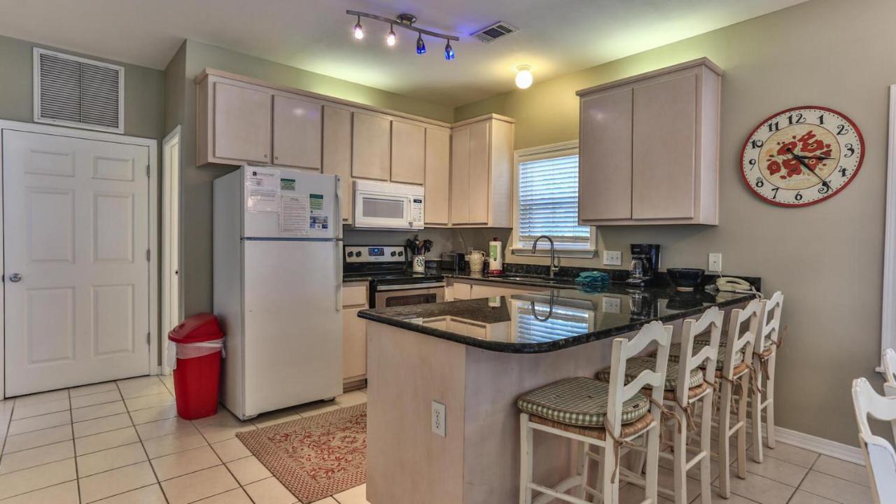 Biglows Bungalow - About A Quarter Mile To Private Neighborhood Beach Access, Pet Friendly, Community Pool 데스틴 외부 사진
