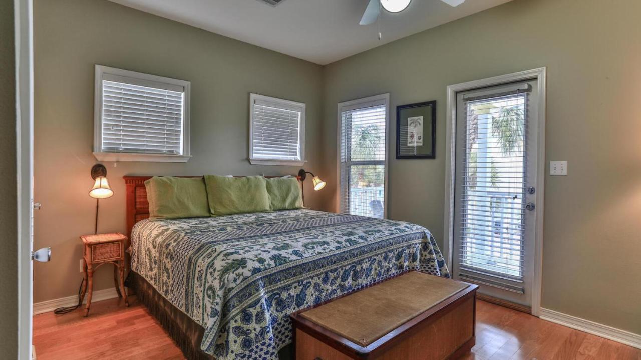 Biglows Bungalow - About A Quarter Mile To Private Neighborhood Beach Access, Pet Friendly, Community Pool 데스틴 외부 사진