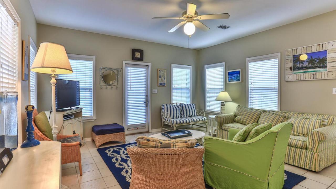 Biglows Bungalow - About A Quarter Mile To Private Neighborhood Beach Access, Pet Friendly, Community Pool 데스틴 외부 사진