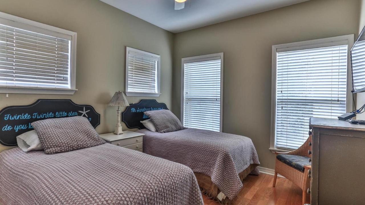 Biglows Bungalow - About A Quarter Mile To Private Neighborhood Beach Access, Pet Friendly, Community Pool 데스틴 외부 사진