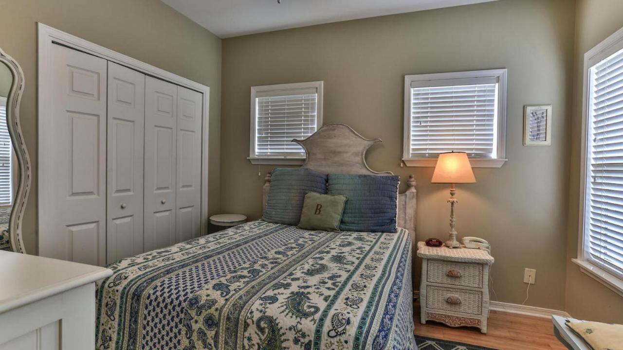 Biglows Bungalow - About A Quarter Mile To Private Neighborhood Beach Access, Pet Friendly, Community Pool 데스틴 외부 사진
